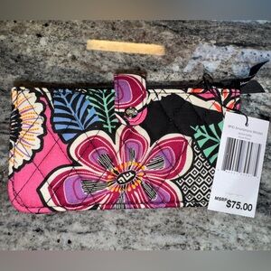 Vera Bradley RFID Smartphone Wristlet Kauai Floral.  New